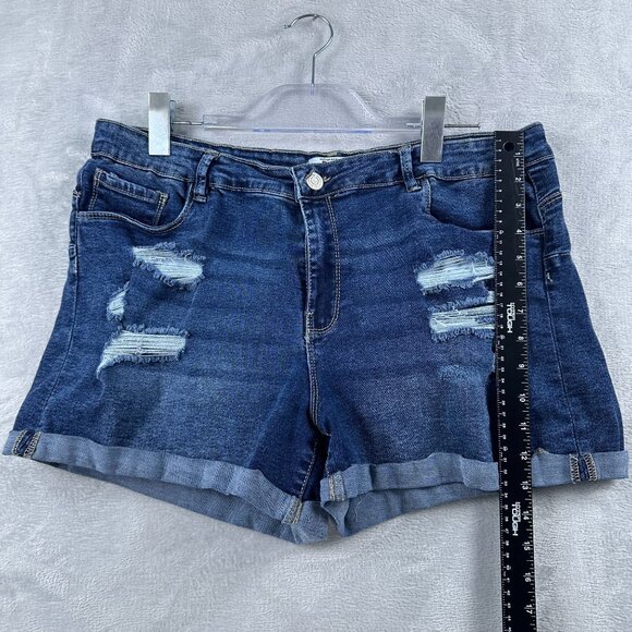 Refuge Shorts Denim RIO Push-Up Womens Size 13 Mid Rise Distressed Blue - Picture 8 of 9